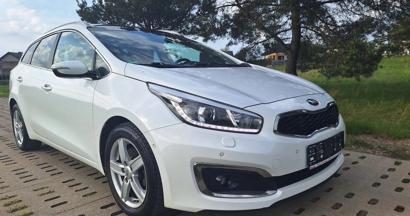 Kia Ceed cena 38900 przebieg: 209000, rok produkcji 2015 z Lębork małe 301